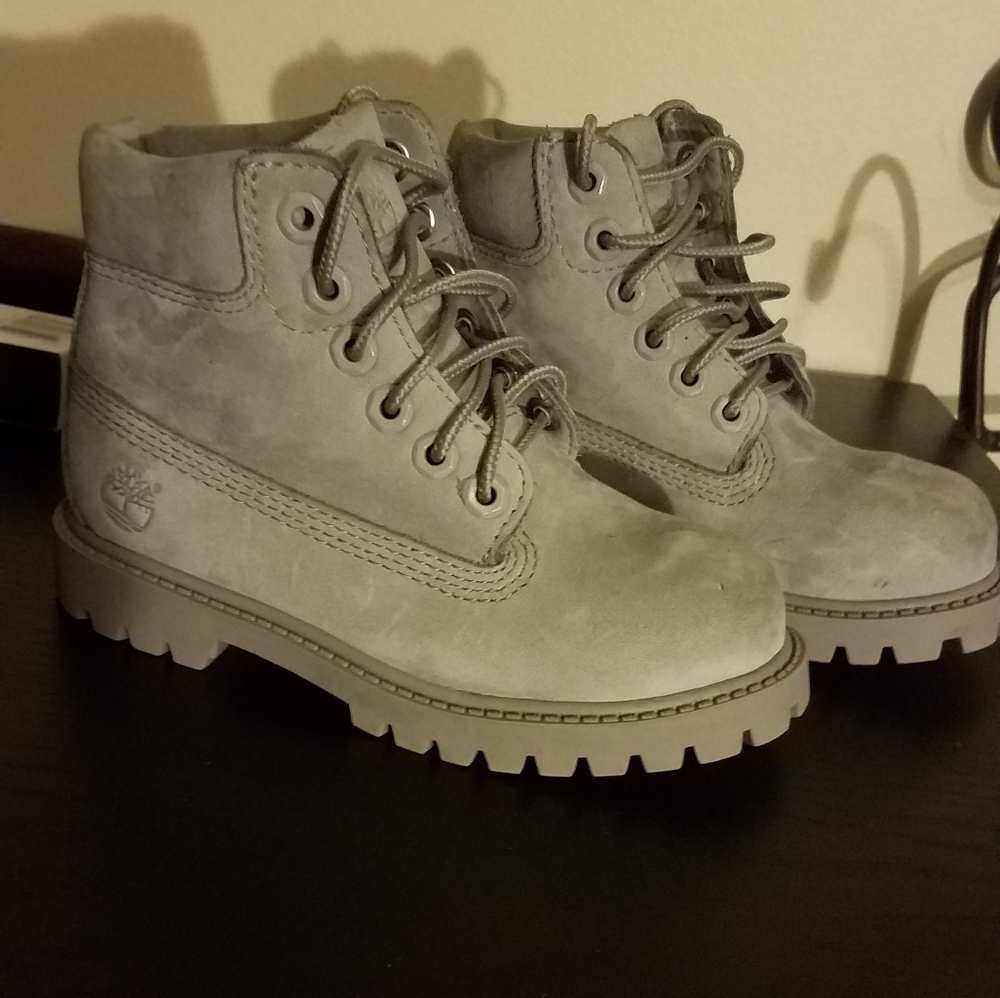 Kids timberland boots. Gray
